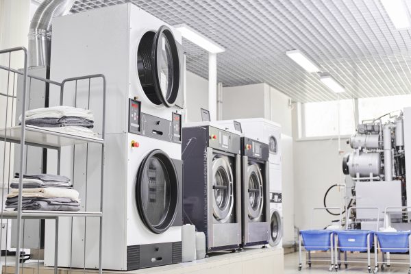 業務用洗濯機ってどんなものがある？業務用洗濯機の種類や導入例のご